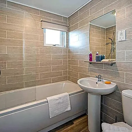 Jamies Cragg Hotel *